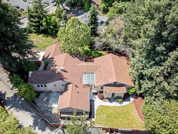 $8,500 / 5br - 5 bd / 5 ba home just minutes from downtown Redwood City (Redwood)63785452373251121