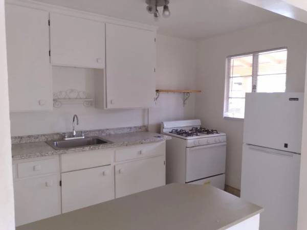 $925 / 1br - 500ft2 - 1 Bedroom Apt in Duplex, Dog Allowed, Fenced Yard (Pima\Dodge)63674756702465122