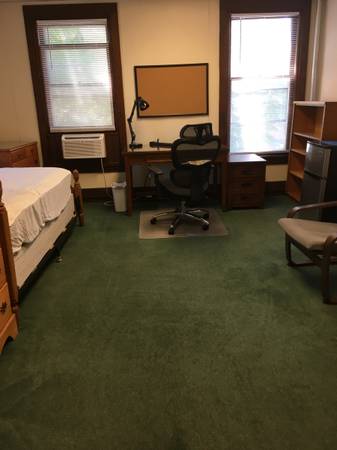 Great Location Single Room for Sublet 1