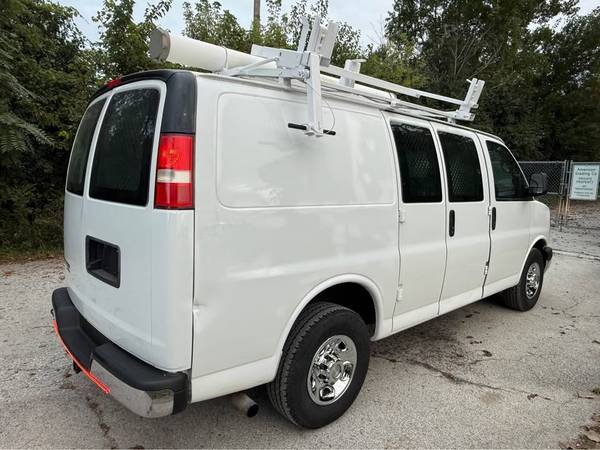 2014 Chevrolet Express - Fleet - Photo 5