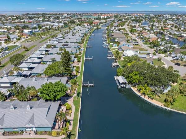2/BD, Apollo Beach FL, Fire Pit 1