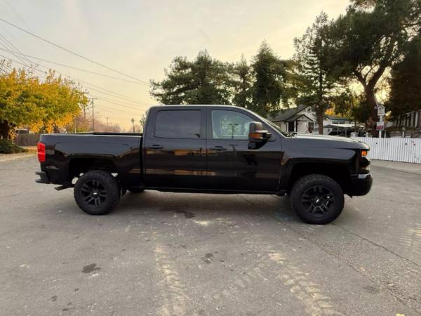 2017 Chevrolet Silverado 1500 Crew Cab 4x4 - $22,00063619367341571122