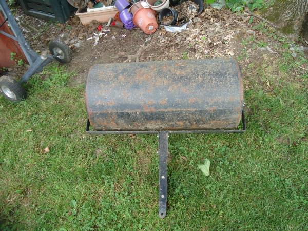 LAWN ROLLER 1