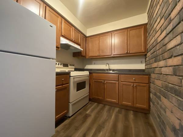 $870 / 1br - Amazing One Bedroom Apartment! Brick Accent Walls! Call Now! (Verona / Penn Hills / Milltown / New Kensington)63664544152961120