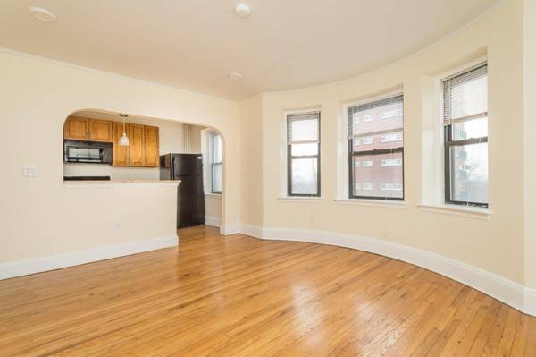 $3,000 / 2br - Somerville 2 Bed/1 Bath Apartment | Highland Ave63863244749825120