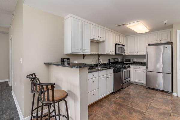 $2,395 / 2br - 1156ft2 - Move In Today: 2 Bed - 2 Bath Luxury Apartment w/Parking on Redline (Pike & Rose / White Flint / North Bethesda)63822079228035120