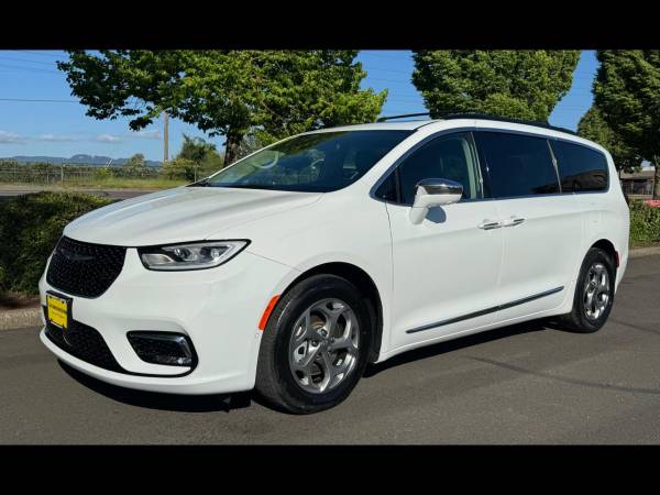 2022 Chrysler Pacifica  Limited  Van-Minivan 1