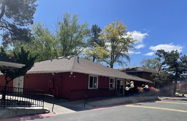 $1,401 / 2br - Parkside Gardens Apartments 🏡 (Sparks)63992634829955121