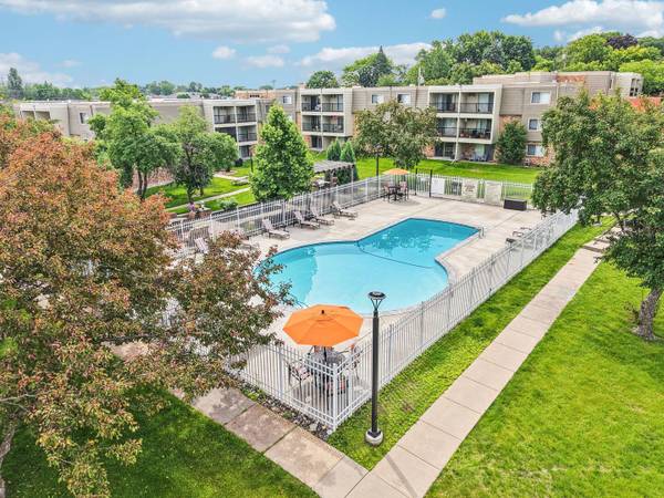 $1,295 / 1br - 844ft2 - Controlled Entries, Fitness Center, Easy Commuting (8015 36th Ave N, New Hope, MN)64003957541249122