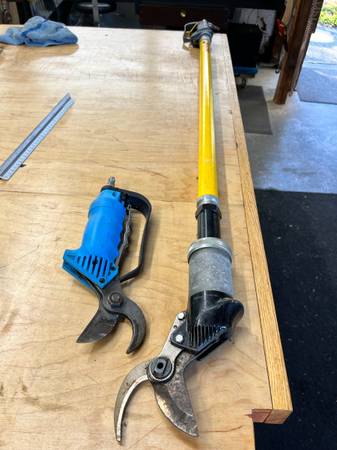 Pole pruner and hand pruner 1