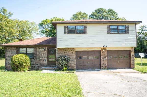 $1700.00 / 3br - 1300ft2 - Cozy 3 Bedroom Home on Knollbrook Drive63801834561283120
