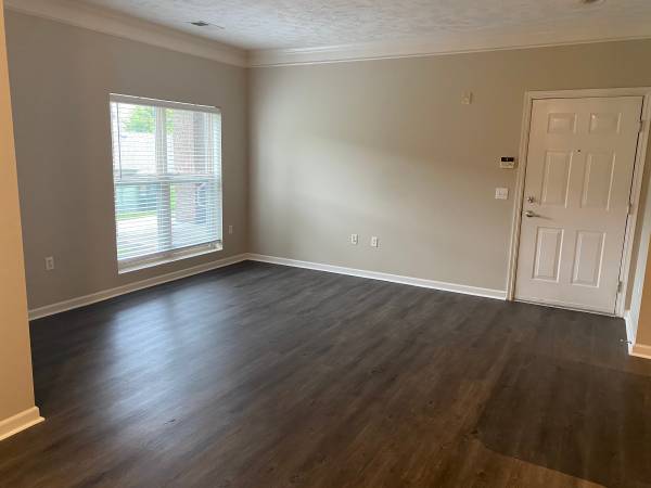 $1,150 / 1br - Cancel Your Gym Membership, We Have TWO GYMS! FREE FIRST MONTH RENT!64021009196289123