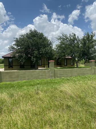 $2,100 / 3br - 2200ft2 - COUNTRY HOME (Weslaco)64198889626370120