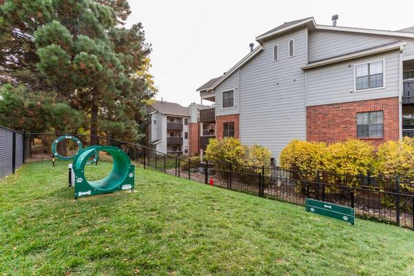 $1,882 / 1br - 830ft2 - 24-Hour Fitness Center, Air Conditioning, Garden Tubs (7610 E Caley Ave, Centennial, CO)63679423623297123