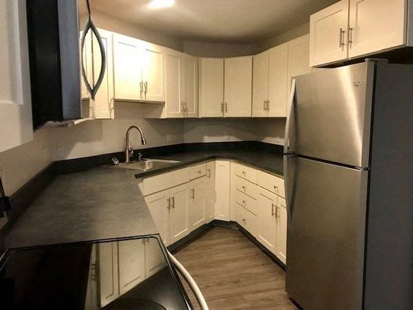 $2,800 / 2br - 1300ft2 - Parque para perros, Área de picnic, Aire acondicionado y calefacción central (180 Woodbury St, Manchester, NH)63656178068481120