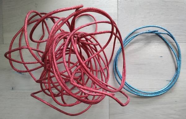 RED + BLUE SPARKLING GLITTER BENDABLE CORD / ROPE 1