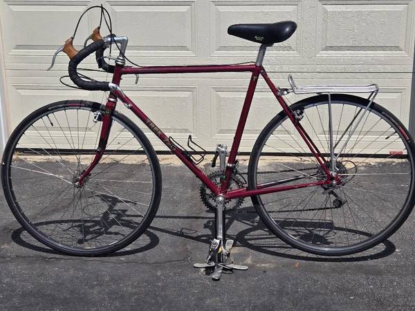 1984 Trek 720 Touring for 5'- 6" - 5'- 10" - $560 (Foxboro)63443147839745121