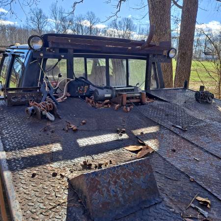 For sale - 1988 F 350 crew cab ramp truck - $5,000 (Lawrenceburg)63621493905411124