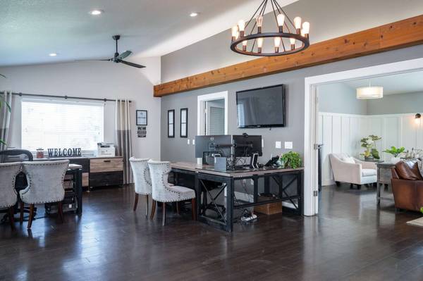 $1,570 / 1br - 764ft2 - Ubicación conveniente en Clackamas - ¡Venga a ver nuestro departamento de 1 habitación / 1 baño! (Clackamas - Cerca del centro comercial Clackamas Town Center)63672619003139121