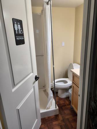 $300 / 1br - Unique space , weekly room for rent (point loma)63933116742275120