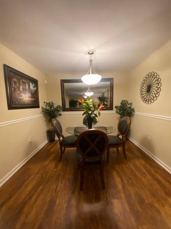 $1,239 / 2br - 1060ft2 - Your Next Chapter Starts Here – Great Apartments Available! (Minutes to grocery & essentials)64005273076995123