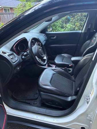Jeep Compass 4WD Trailhawk - $15,800 (Woodinville)63624401256707124