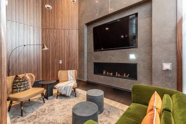 $4,400 / 1br - Back Bay 1 Bed/1 Bath Apartment | Near Copley Station (Back Bay)63699507140353122