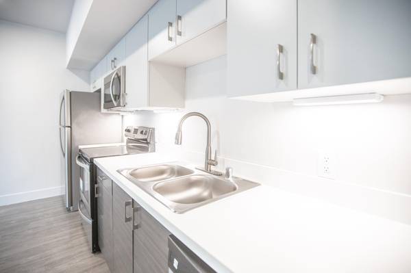 $1,400 / 1br - Affordable Downtown Living! Studios and 1 Beds. Low Move in Costs! (Downtown Sacramento)63900567754243122