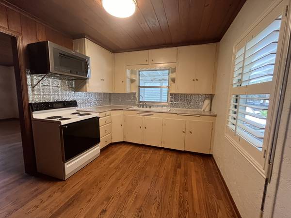 $2,300 / 2br - 1150ft2 - Casa de campo de dos dormitorios en Key West (STUART)63799684888963124