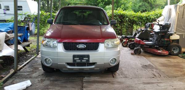 2005 Ford Escape hybrid.. - $1,500 (Newport News)63621742685953121