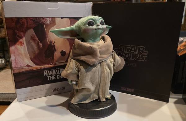 Star Wars: Sideshow: The Mandalorian The Child Grogu 1