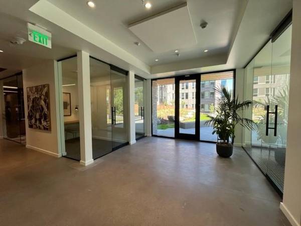 $1,437 / 1br - 600ft2 - 6 WEEKS FREE! 1-Bed Nestled in the Trees with Gorgeous Sunset Views! (Multnomah Village)63842022125313123