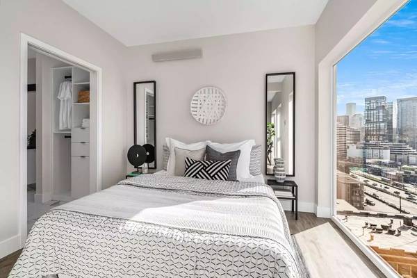 $1,766 / 1br - 422ft2 - Come home to a getaway - every day! Resort-style 1 bed, 1 bath! (Seattle - Capitol Hill Station)63659632010243120