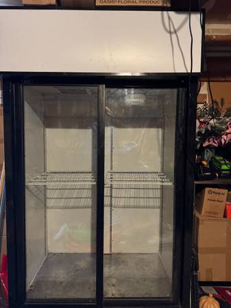 COMMERCIAL TWO-DOOR FLOWER COOLER – PERFECT FOR FLORISTS! 1