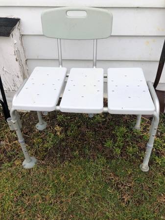 X LARGE SHOWER CHAIR $30 1