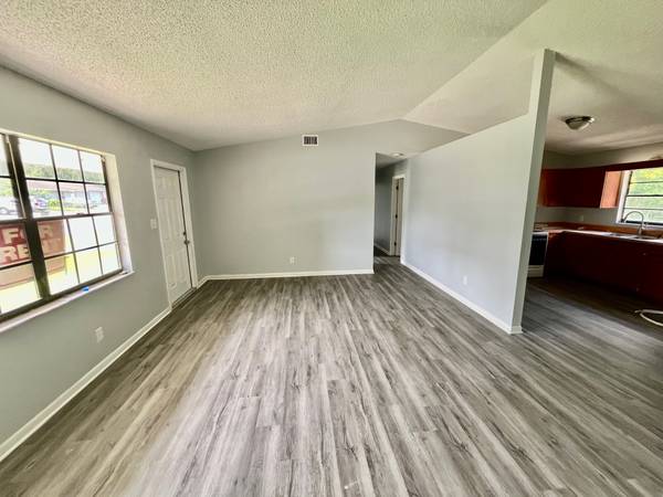 $1,795 / 4br - Convenient Location! 4BR/1BA Dade City Home NO APPLICATION FEE! (Dade City)63980539981186122