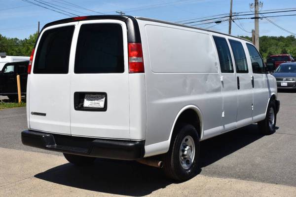 Camioneta Chevrolet Express 2500 de carga extendida 2018 - $14,995 (MANASSAS)63616266685187123