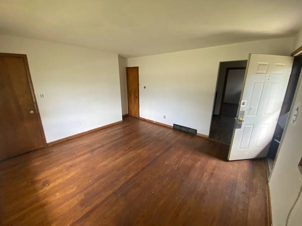 $700 / 1br - simple quiet apartment in a nice area (rockford)63981968358274121