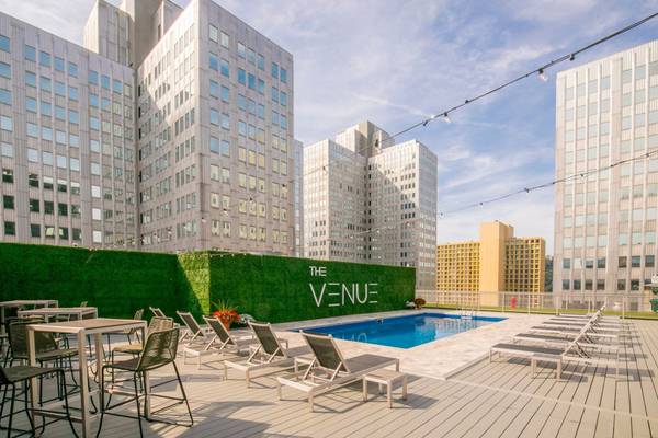 2/bd 1/ba, Hardwood Flooring, Rooftop Pool 1