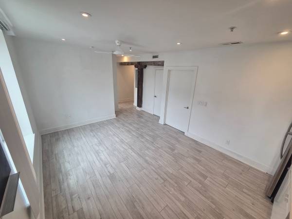 $1,725 / 2br - WELCOME TO WONDERLAND! Perfect 2 Bedroom w Garden, Koi Pond & More (Philadelphia)64024497954946124