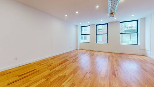 $6,500 / 2300ft2 - Full Floor Office Available! Great Natural Light! Central AC! (Midtown East)63874743224449124