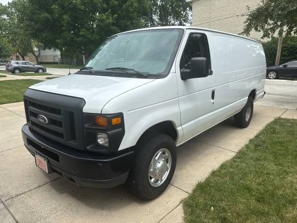 FORD E250 furgoneta de trabajo superduty extendida - $14,000 (Chicago Ridge)63618770106753122