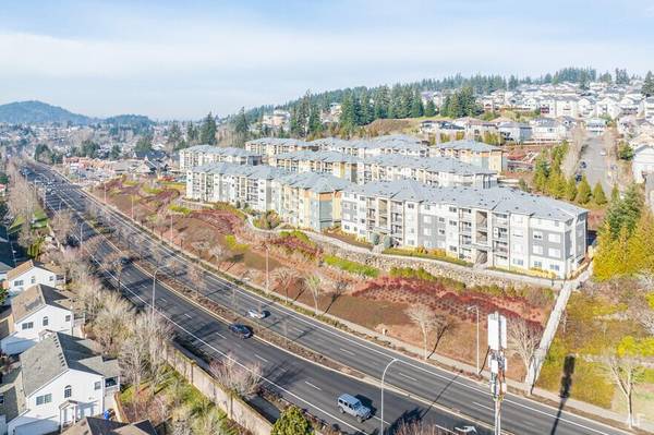 $2,415 / 3br - 1156ft2 - ¡Ofertas especiales de verano! ¡Primer mes gratis para ti! ¡Haz un recorrido hoy! (Happy Valley)63831398183811122