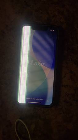 Iphone 13 mini damaged screen (unlocked) 1