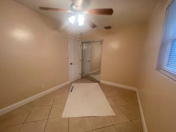 $1,400 / 2br - 1000ft2 - For Rent:2 Bedroom Single Family Home on Section 8 only, $1,800.00 pm (135 W. 31st Court, Riviera Beach, Fl))63825139357697124