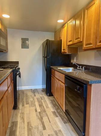 $1,599 / 1br - 825ft2 - $300 OFF MOVE IN COST !! MOVE IN BY 09/19/25-SELECT HOMES (LAUREL)63882463630467121
