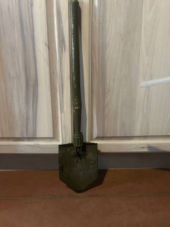 28” folding army green camping shovel 1