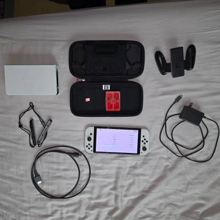 Nintendo Switch OLED 1