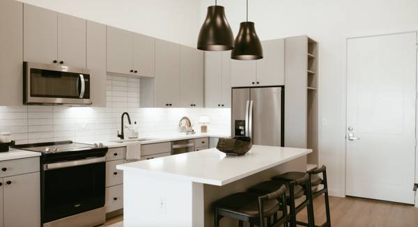 $1.391 / 554ft2 - Vida de Lujo para Trabajadores Esenciales, Aire Acondicionado, Lavadora y Secadora, Piscina (Dallas)63796375774211123
