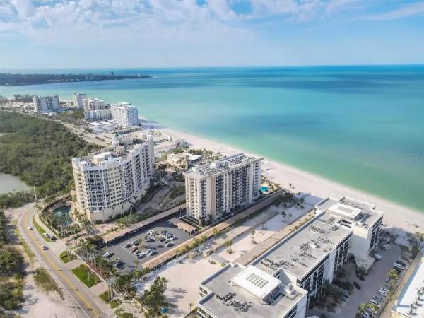 $130 / 1br - 1116ft2 - LIDO BEACH CLUB (Sarasota)63791104483331120